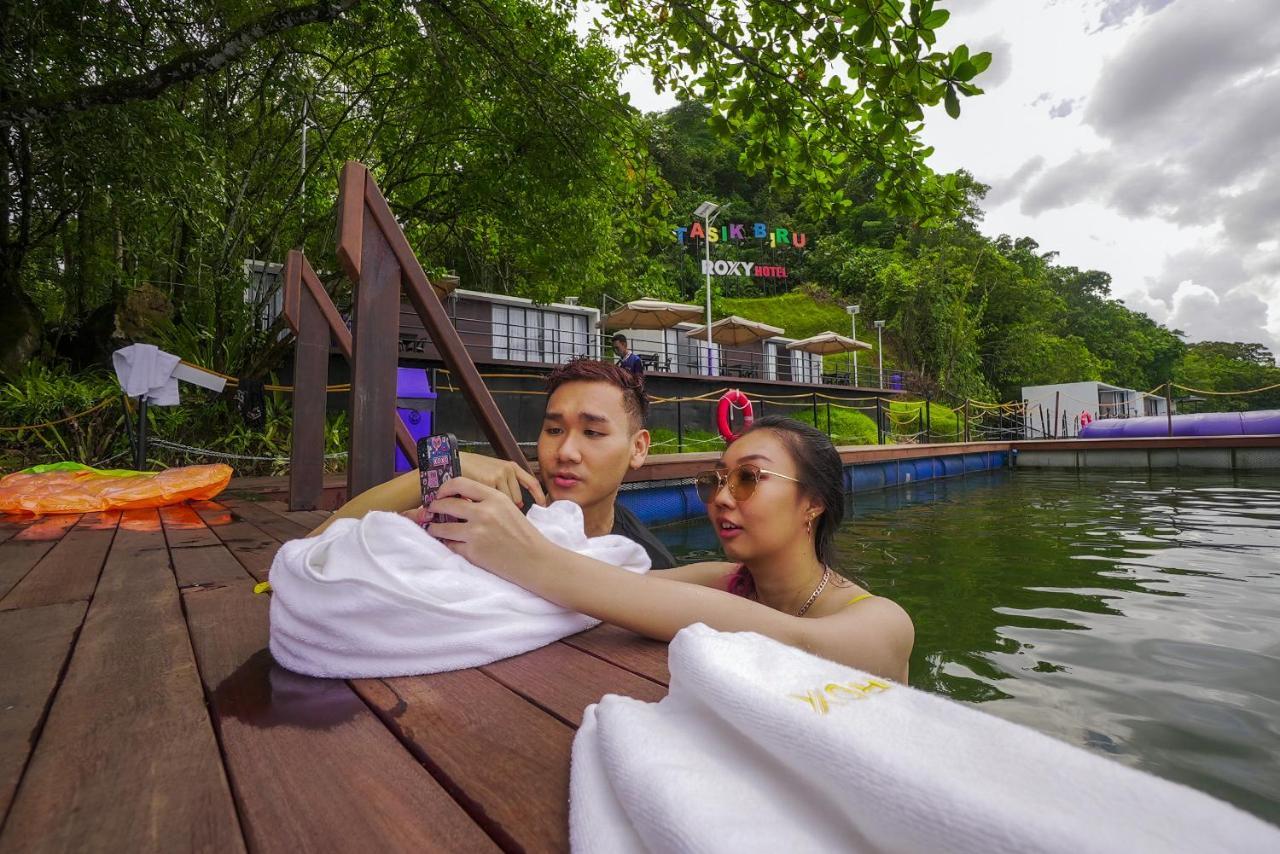 Roxy Tasik Biru Resort City Bau Экстерьер фото
