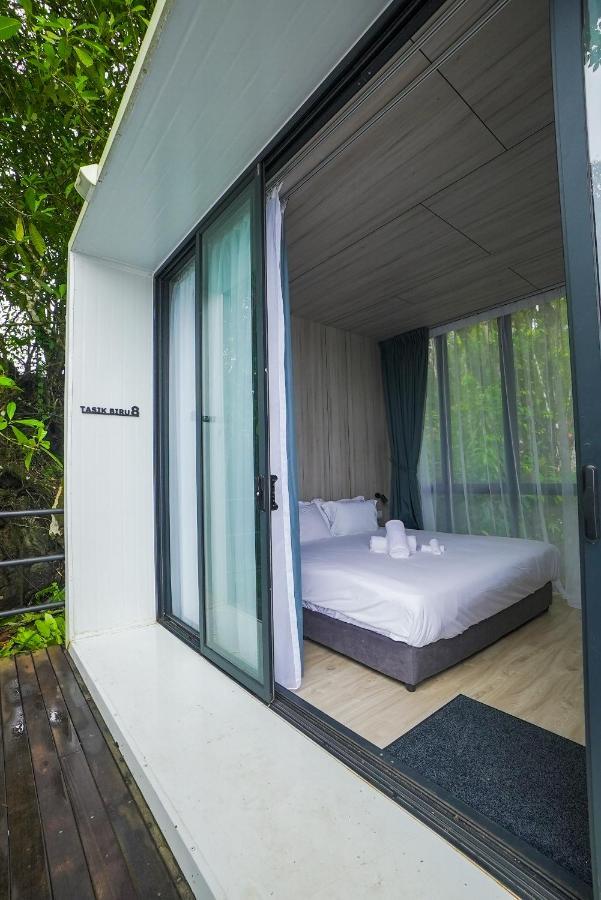Roxy Tasik Biru Resort City Bau Экстерьер фото