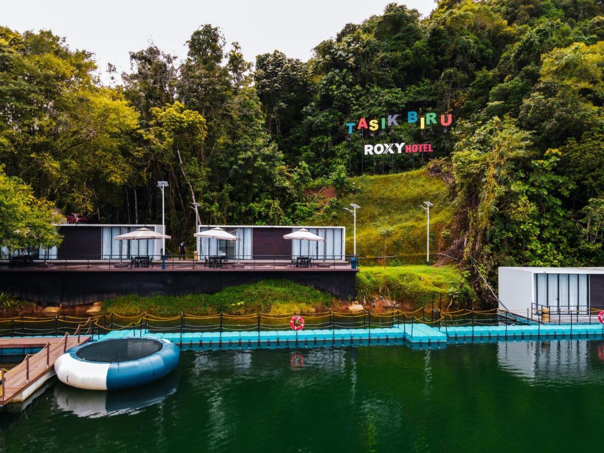 Roxy Tasik Biru Resort City Bau Экстерьер фото