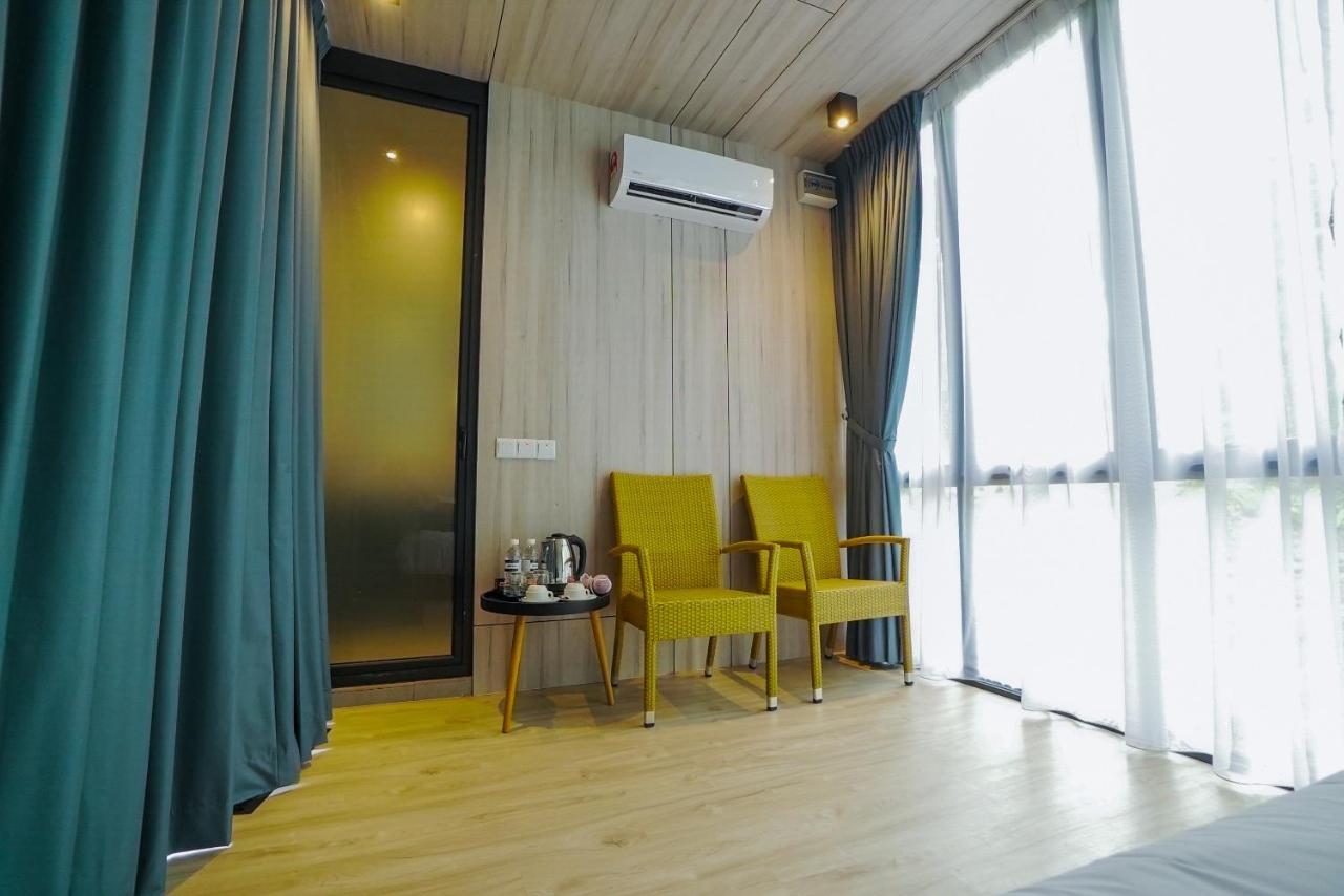 Roxy Tasik Biru Resort City Bau Экстерьер фото