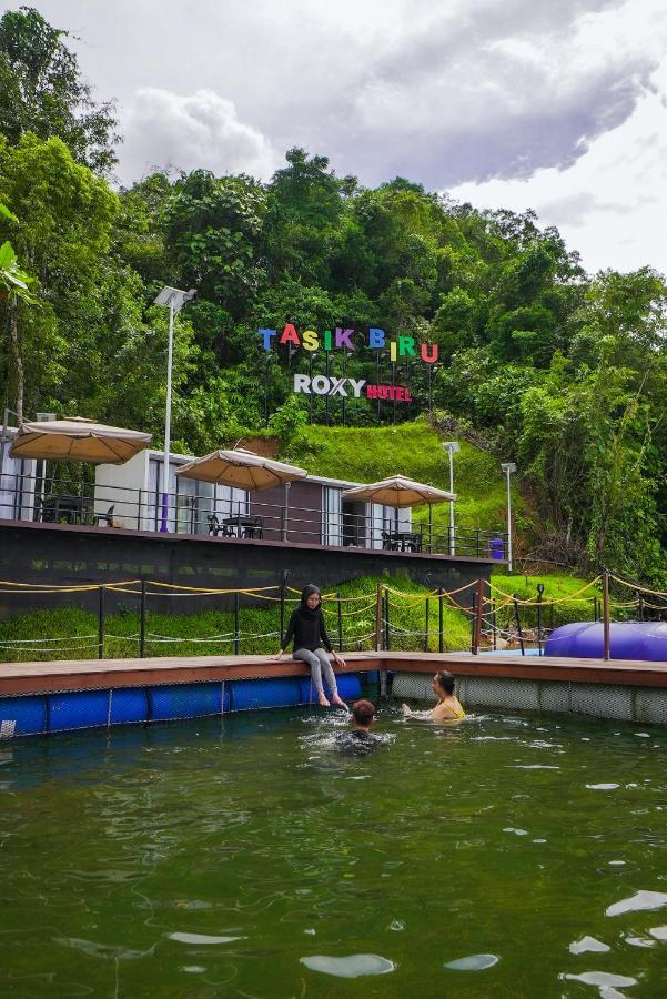 Roxy Tasik Biru Resort City Bau Экстерьер фото