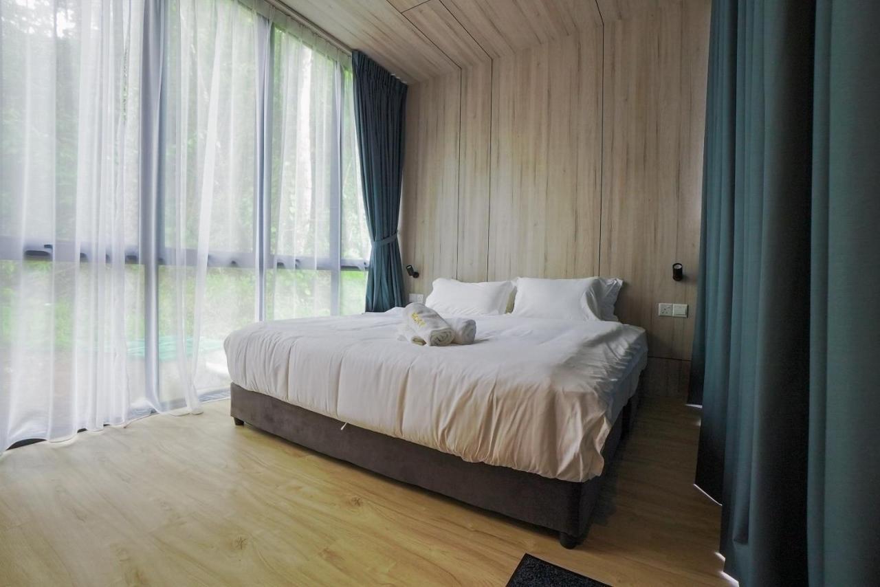 Roxy Tasik Biru Resort City Bau Экстерьер фото