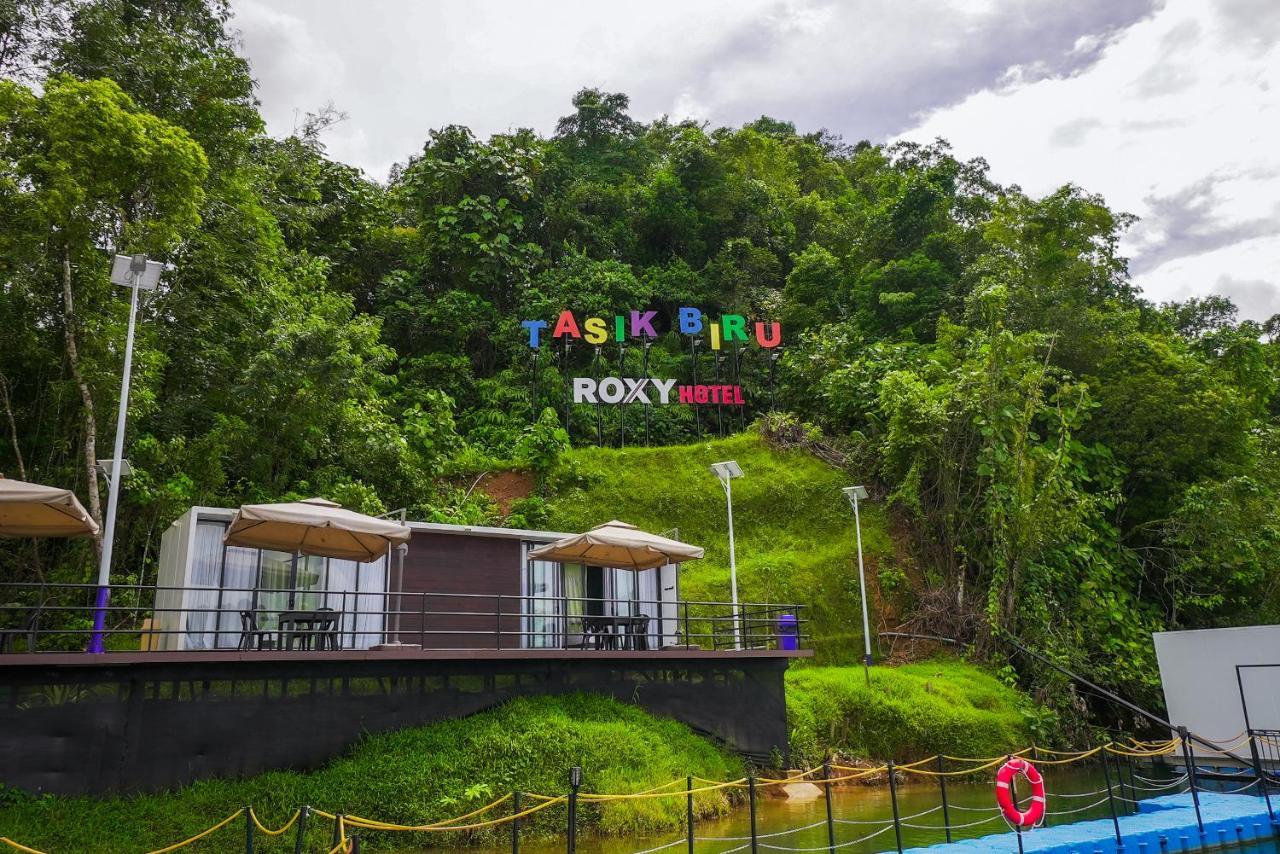 Roxy Tasik Biru Resort City Bau Экстерьер фото